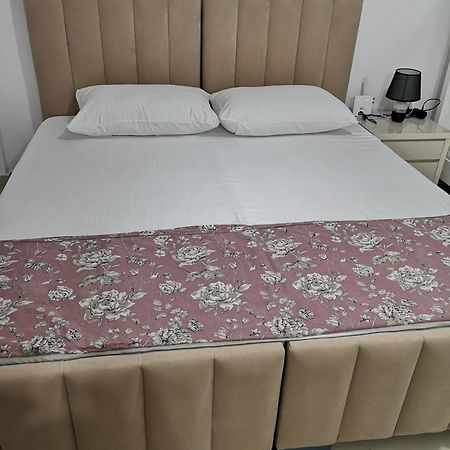 Guest House Emi بيرات المظهر الخارجي الصورة