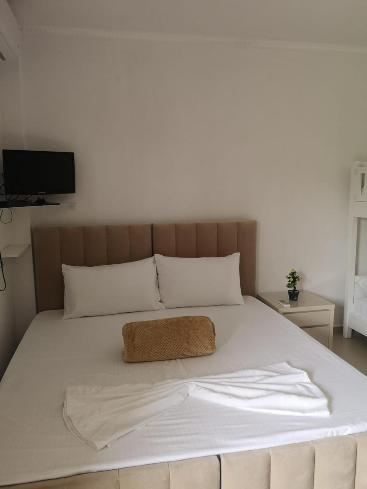 Guest House Emi بيرات المظهر الخارجي الصورة