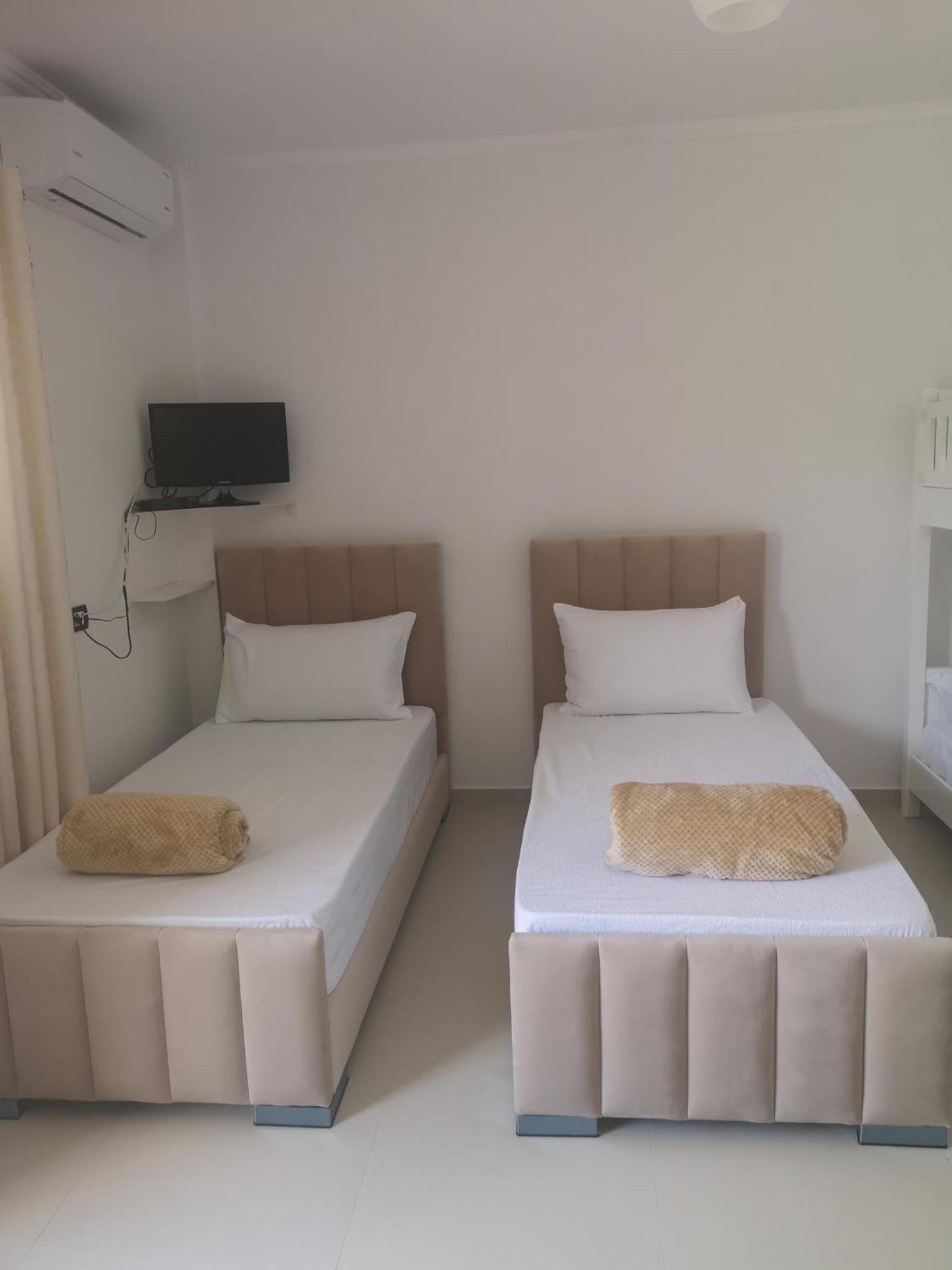 Guest House Emi بيرات المظهر الخارجي الصورة