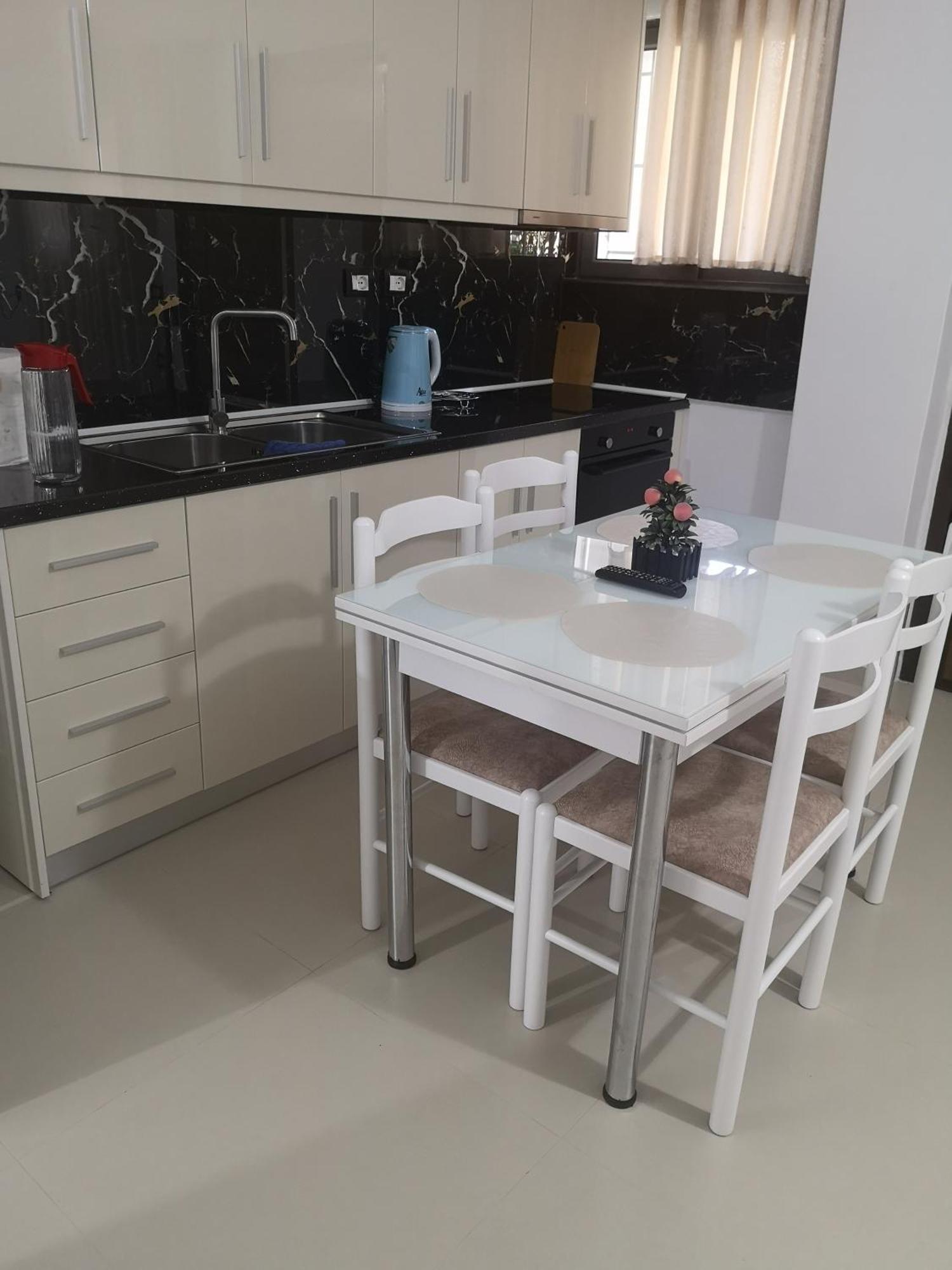 Guest House Emi بيرات المظهر الخارجي الصورة