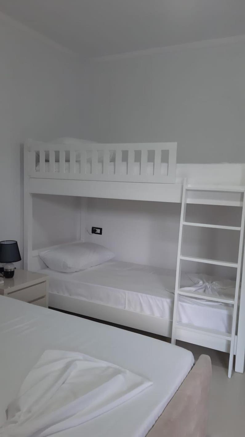 Guest House Emi بيرات المظهر الخارجي الصورة